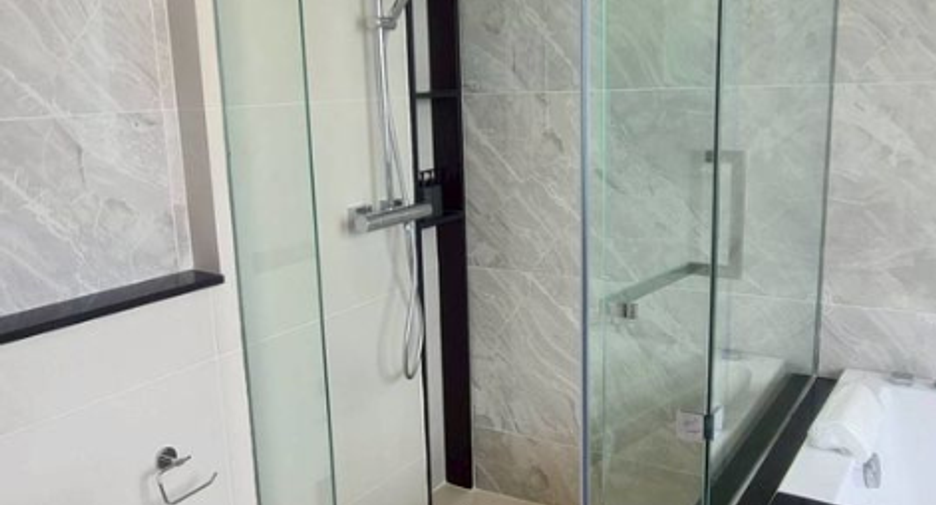 For sale 4 bedrooms house in Lat Krabang, Bangkok