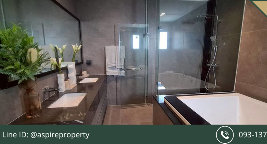For sale 4 bedrooms house in Lat Krabang, Bangkok