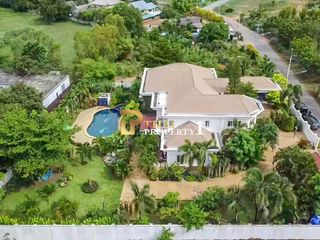 For sale 4 bedrooms villa in Hua Hin, Prachuap Khiri Khan