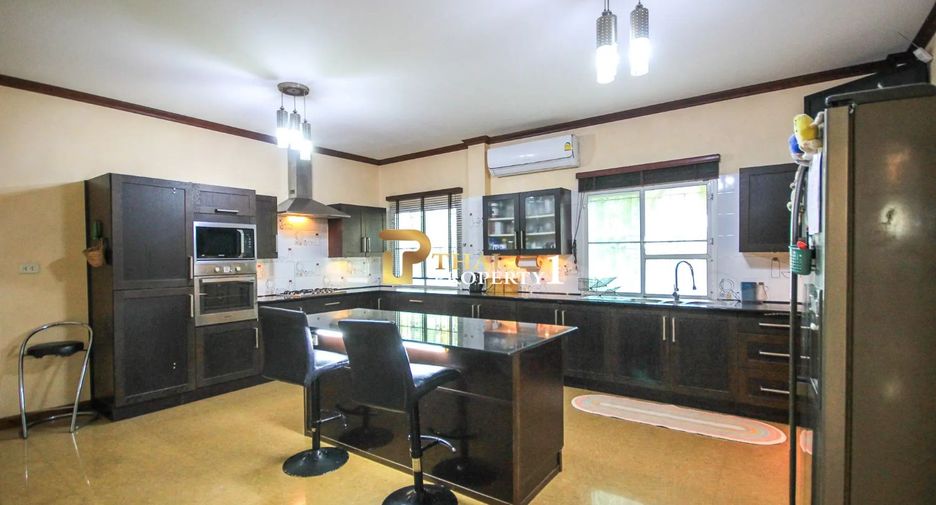 Villa zum Kauf mit 4 Zimmer in Hua Hin, Prachuap Khiri Khan