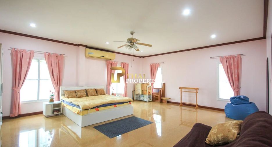 Villa zum Kauf mit 4 Zimmer in Hua Hin, Prachuap Khiri Khan