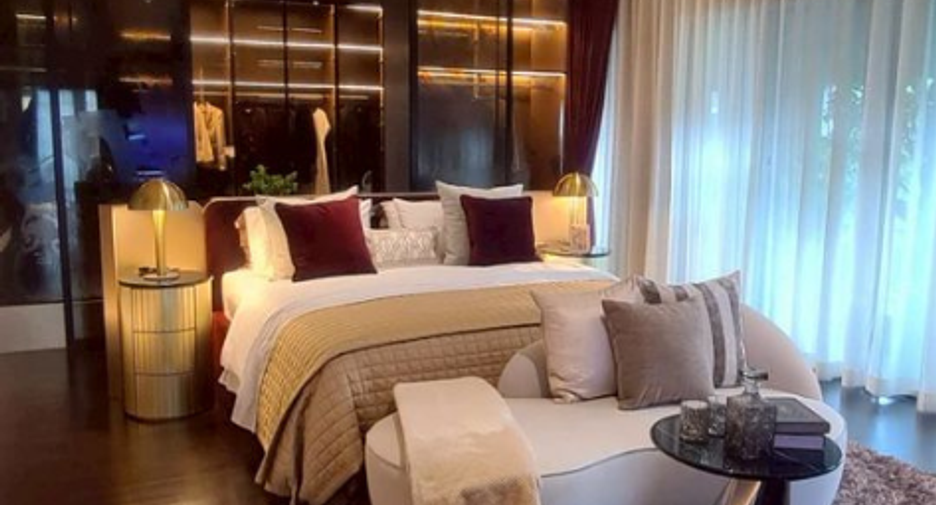 For sale 4 bedrooms house in Lat Krabang, Bangkok