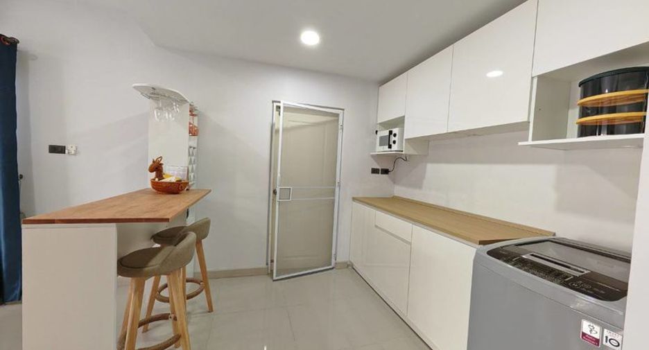 For rent and for sale 4 bedrooms house in Bang Lamung, Chonburi