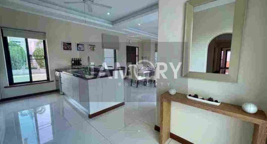 For rent 5 bedrooms house in East Pattaya, Pattaya