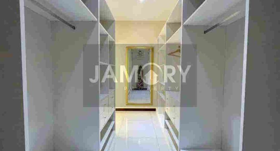 For rent 5 bedrooms house in East Pattaya, Pattaya
