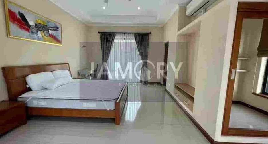 For rent 5 bedrooms house in East Pattaya, Pattaya