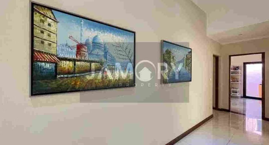 For rent 5 bedrooms house in East Pattaya, Pattaya