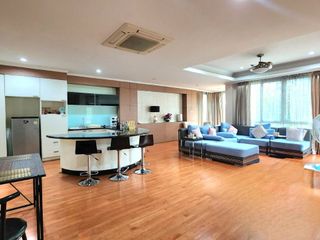 For sale 5 ベッドルーム house in Khlong Toei, Bangkok