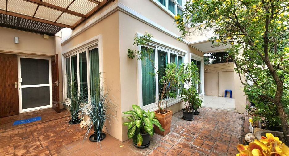 For sale 5 ベッドルーム house in Khlong Toei, Bangkok