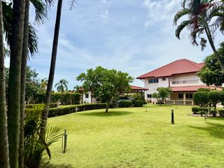 À vendre 4 chambres maison à Bang Saray, Pattaya