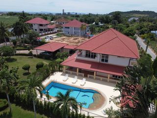 À vendre 4 chambres maison à Bang Saray, Pattaya
