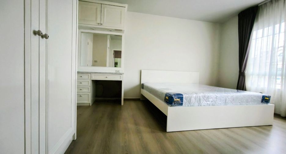 For rent 2 bedrooms townhouse in Bang Phli, Samut Prakan
