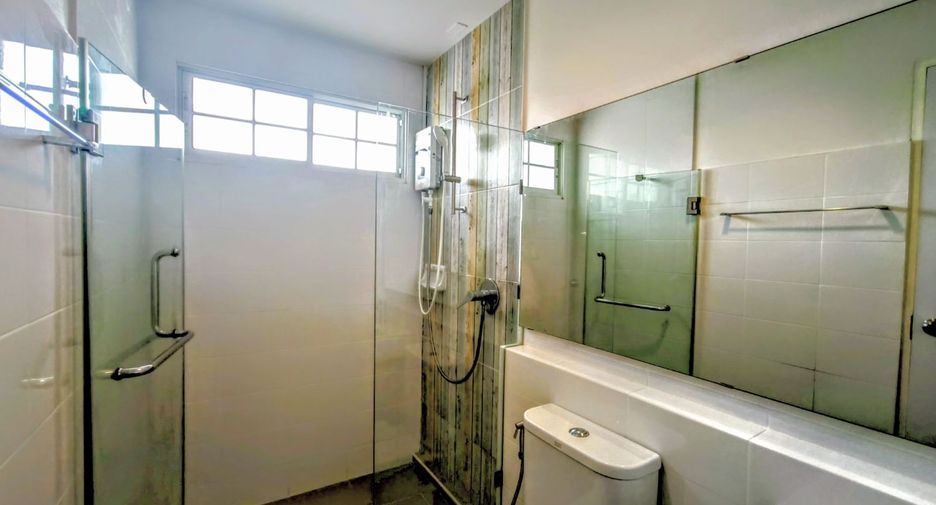 For rent 2 bedrooms townhouse in Bang Phli, Samut Prakan