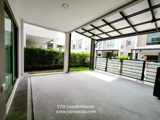 For rent 3 bedrooms townhouse in Bang Phli, Samut Prakan