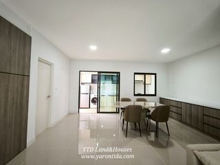 For rent 3 bedrooms townhouse in Bang Phli, Samut Prakan