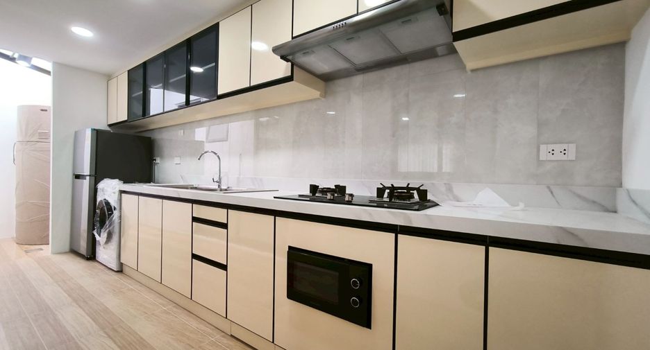 For rent 3 bedrooms townhouse in Bang Phli, Samut Prakan