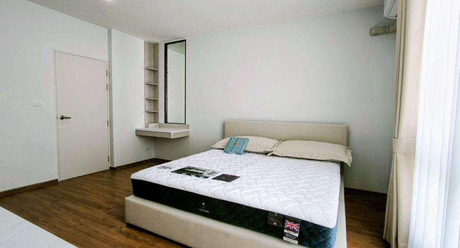 For rent 3 bedrooms townhouse in Bang Phli, Samut Prakan