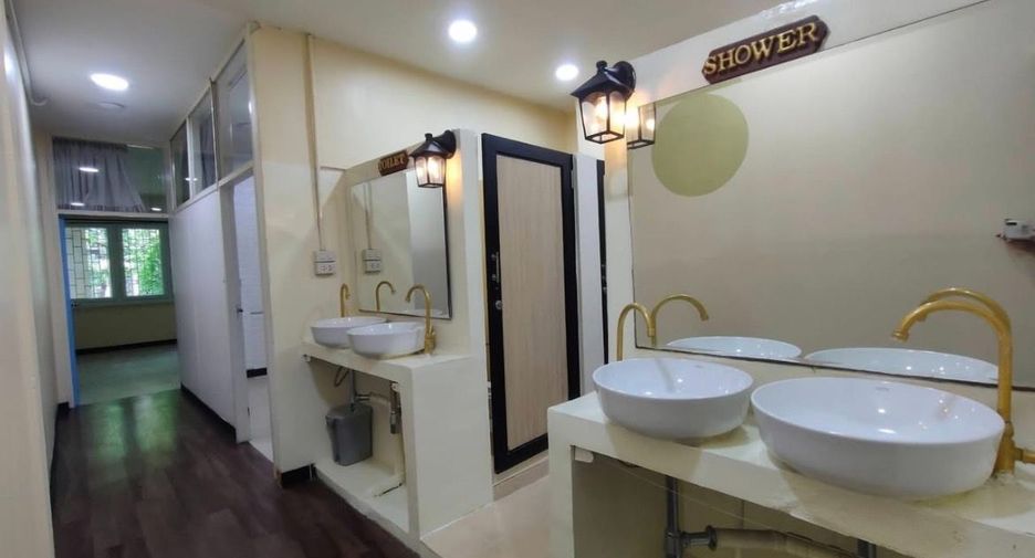 For rent and for sale 5 bedrooms townhouse in Bang Rak, Bangkok