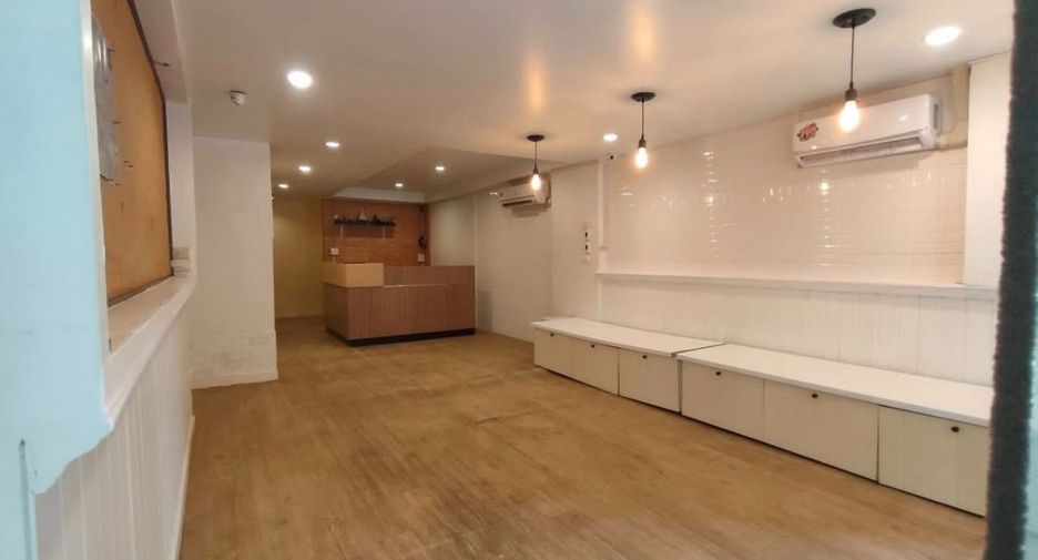 For rent and for sale 5 bedrooms townhouse in Bang Rak, Bangkok