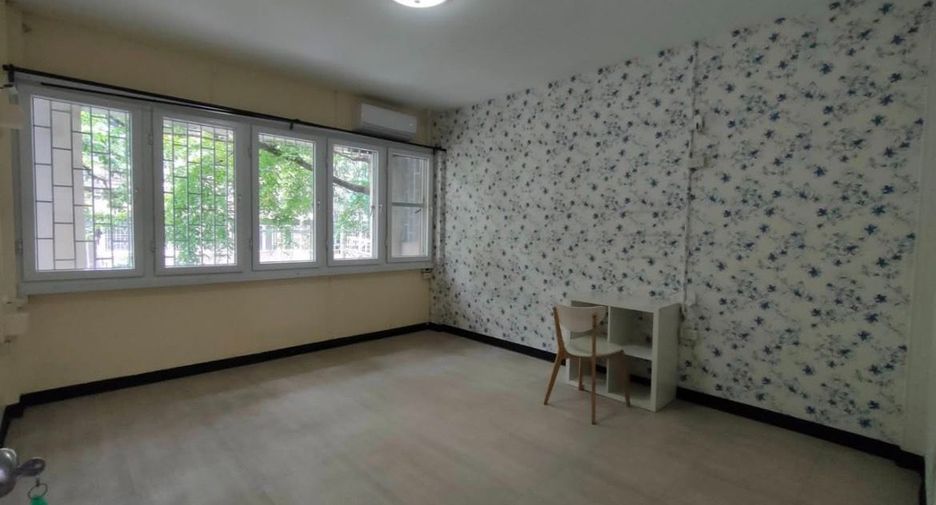 For rent and for sale 5 bedrooms townhouse in Bang Rak, Bangkok