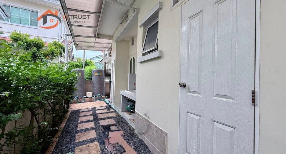 For sale 4 bedrooms house in Bang Phli, Samut Prakan
