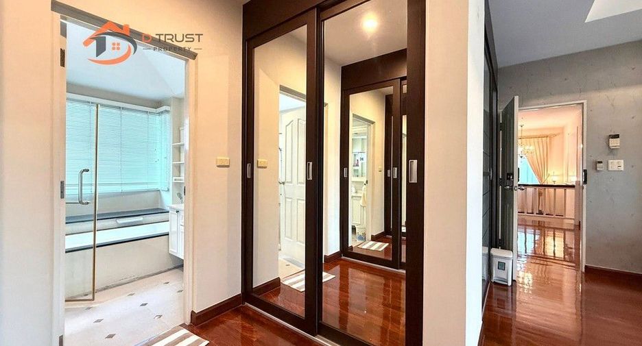 For sale 4 bedrooms house in Bang Phli, Samut Prakan