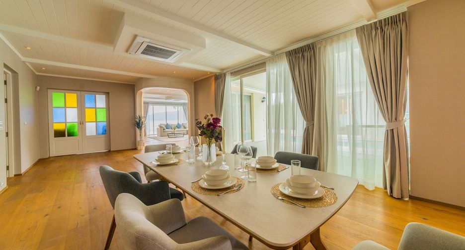 For rent 4 bedrooms villa in Mueang Phuket, Phuket