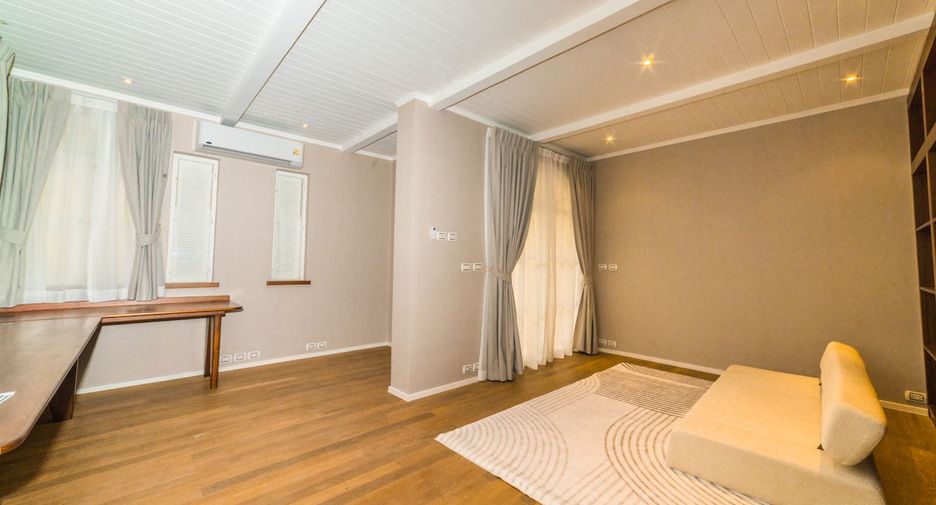 For rent 4 bedrooms villa in Mueang Phuket, Phuket