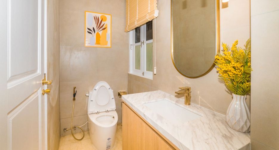 For rent 4 bedrooms villa in Mueang Phuket, Phuket