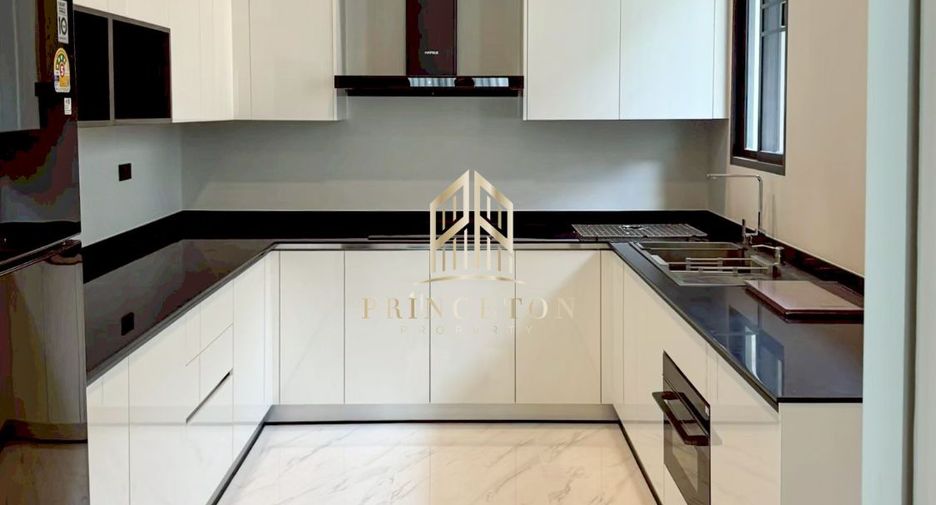 For rent and for sale 6 bedrooms house in Saphan Sung, Bangkok
