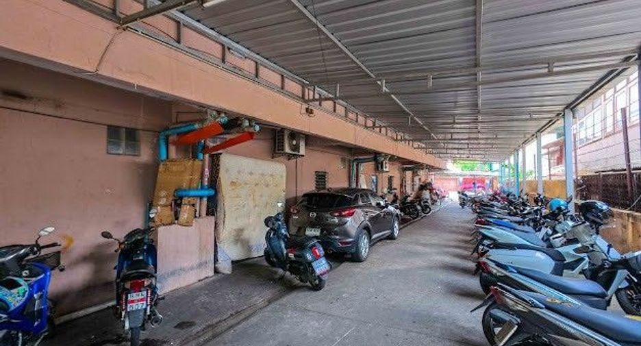 For sale 126 bedrooms apartment in Bangkok Yai, Bangkok