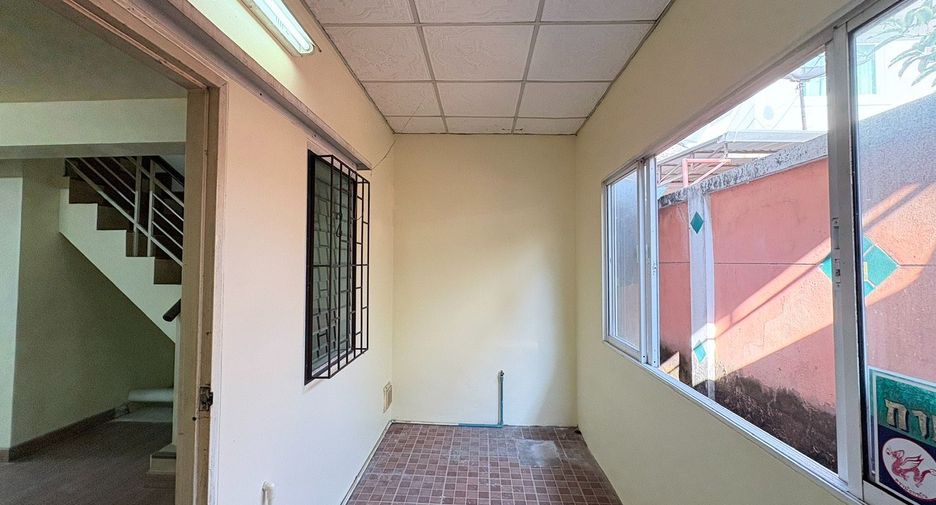 Local comercial en venta de 2 habitaciones en San Sai, Chiang Mai