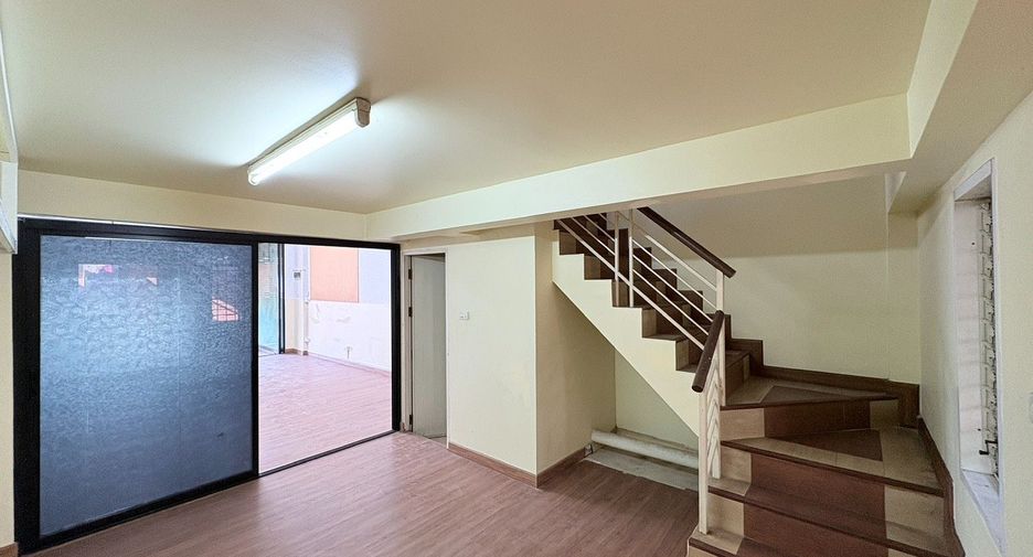 Local comercial en venta de 2 habitaciones en San Sai, Chiang Mai