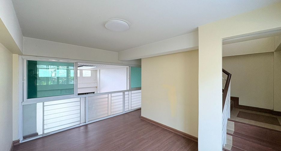 Local comercial en venta de 2 habitaciones en San Sai, Chiang Mai