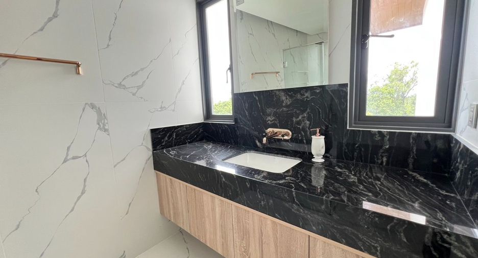 For sale 4 bedrooms villa in Hua Hin, Prachuap Khiri Khan