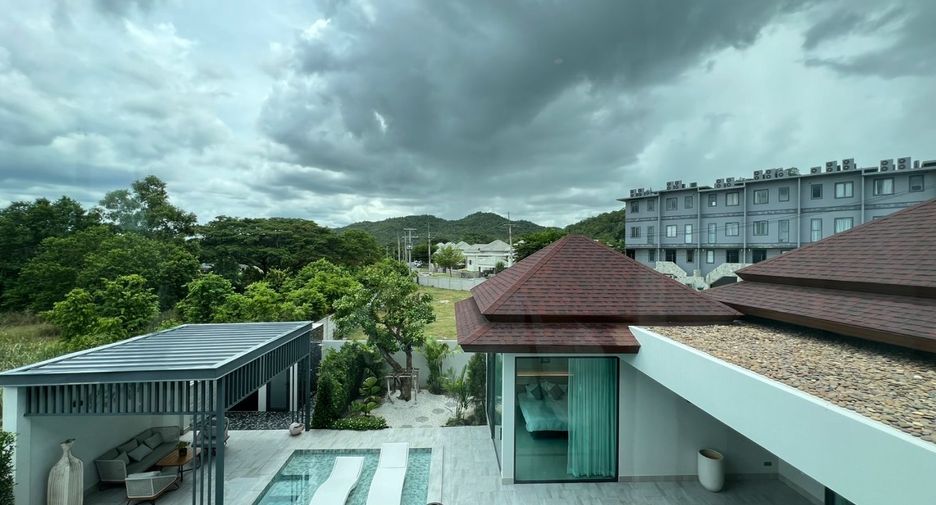 For sale 4 bedrooms villa in Hua Hin, Prachuap Khiri Khan