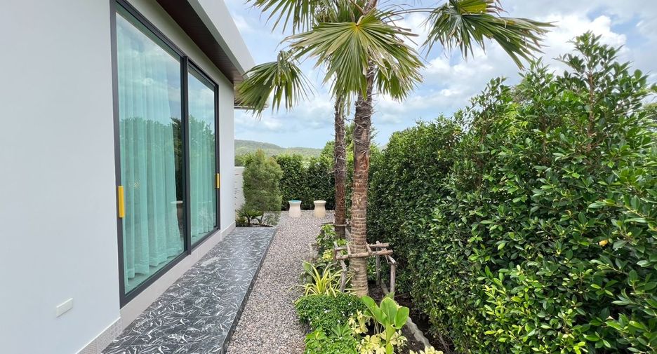 For sale 4 bedrooms villa in Hua Hin, Prachuap Khiri Khan