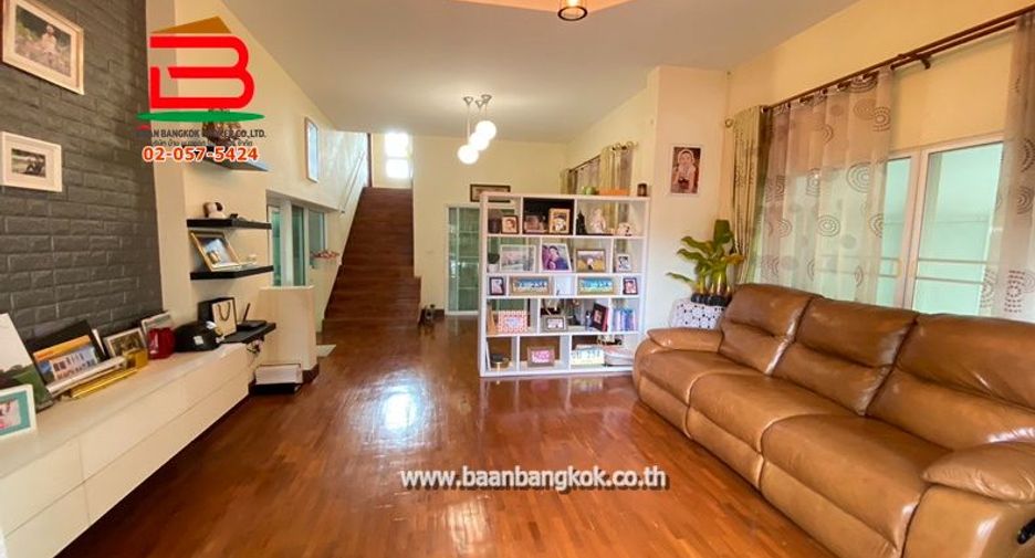 For sale 4 bedrooms house in Mueang Lamphun, Lamphun
