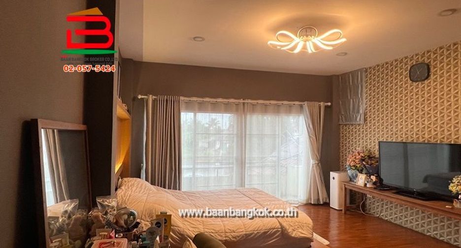For sale 4 bedrooms house in Mueang Lamphun, Lamphun