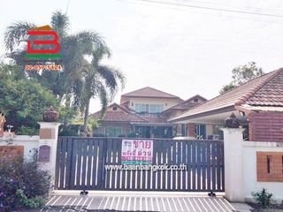 For sale 4 bedrooms house in Mueang Lamphun, Lamphun