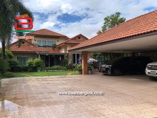 For sale 4 bedrooms house in Mueang Lamphun, Lamphun