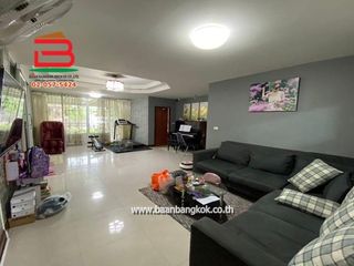 For sale 4 bedrooms house in Mueang Lamphun, Lamphun