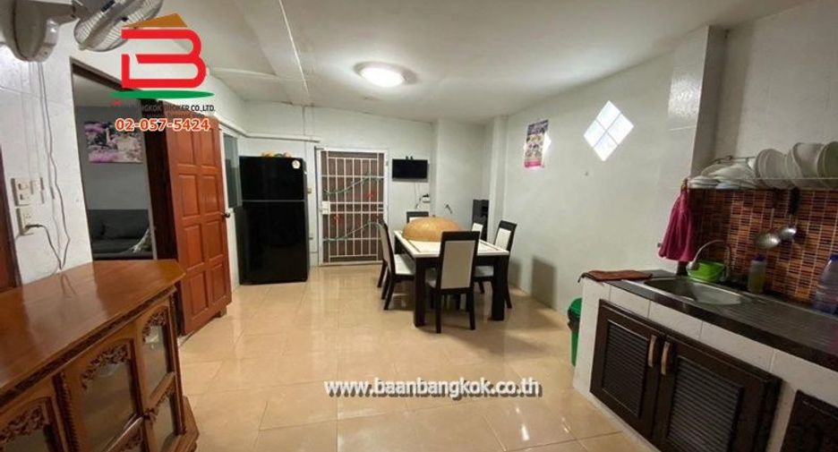 For sale 4 bedrooms house in Mueang Lamphun, Lamphun