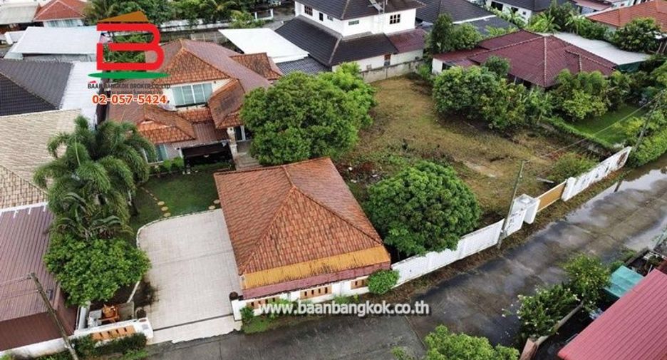 For sale 4 bedrooms house in Mueang Lamphun, Lamphun