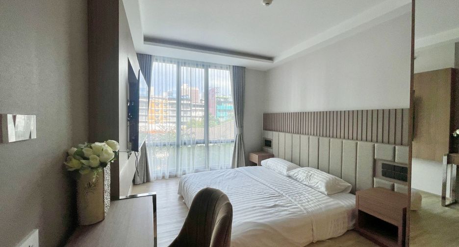For rent 2 bedrooms condo in Watthana, Bangkok