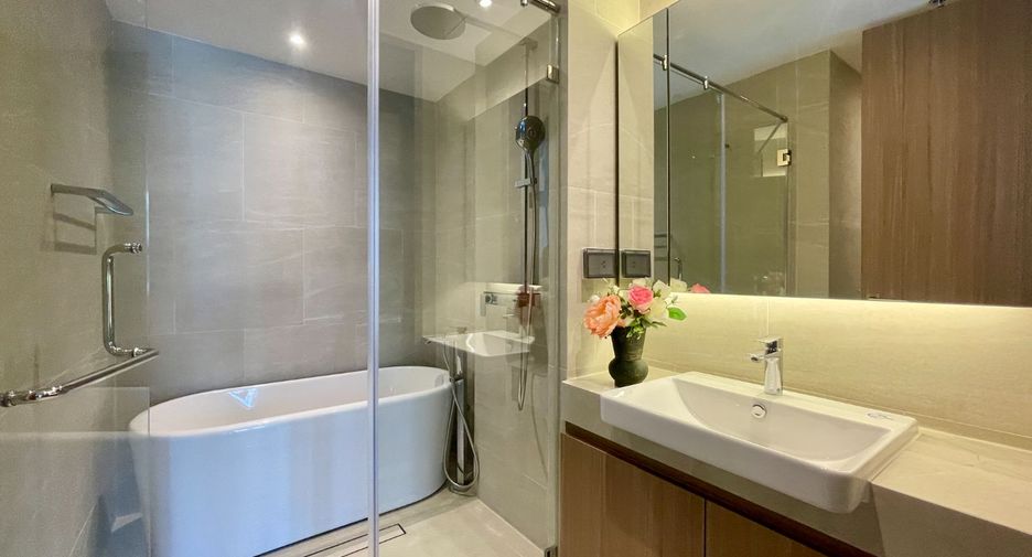 For rent 2 bedrooms condo in Watthana, Bangkok