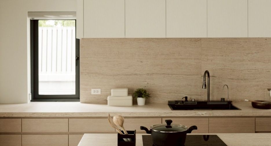 Casa en alquiler de 5 habitaciones en Bang Phli, Samut Prakan