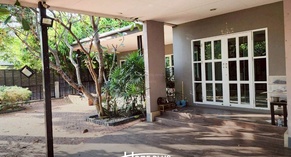 For sale 3 bedrooms house in Khlong Sam Wa, Bangkok