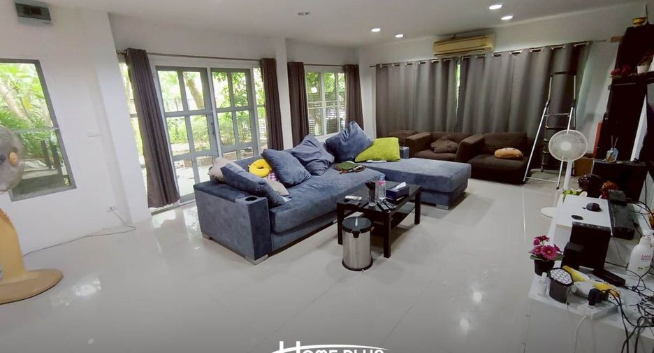 For sale 3 bedrooms house in Khlong Sam Wa, Bangkok
