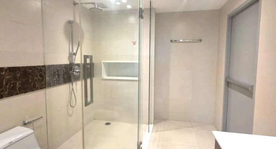 ขาย 3 ห้องนอน คอนโด ใน คลองเตย, กรุงเทพฯ